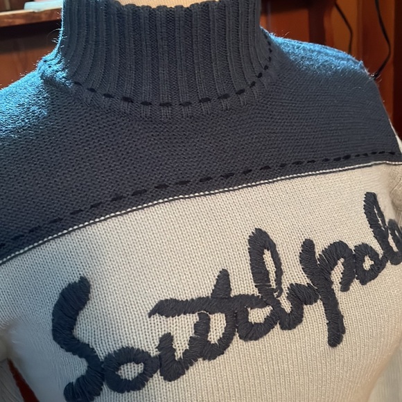 Medium Sweater - Picture 5 of 13